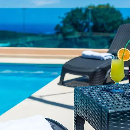 Sea Breeze & Stunning Views - Pool Dream Gem *