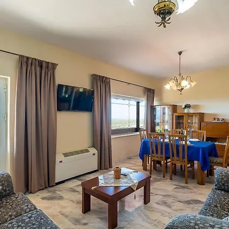 Sea Breeze & Stunning Views - Pool Dream Gem Holiday home *