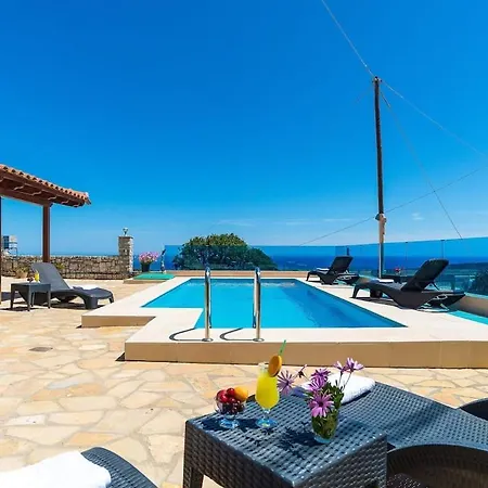 Sea Breeze & Stunning Views - Pool Dream Gem Holiday home